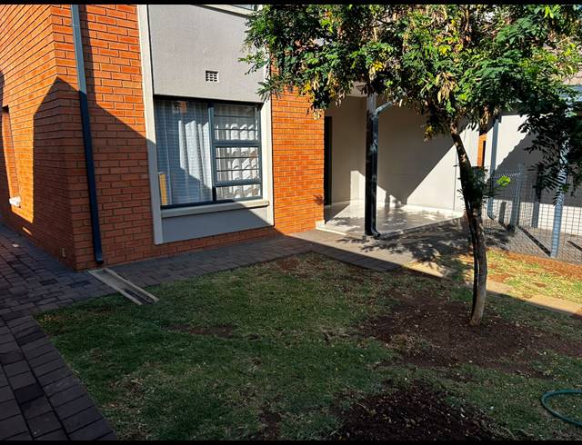 3 BEDROOM TOWNHOUSE TO LET IN MONTANA